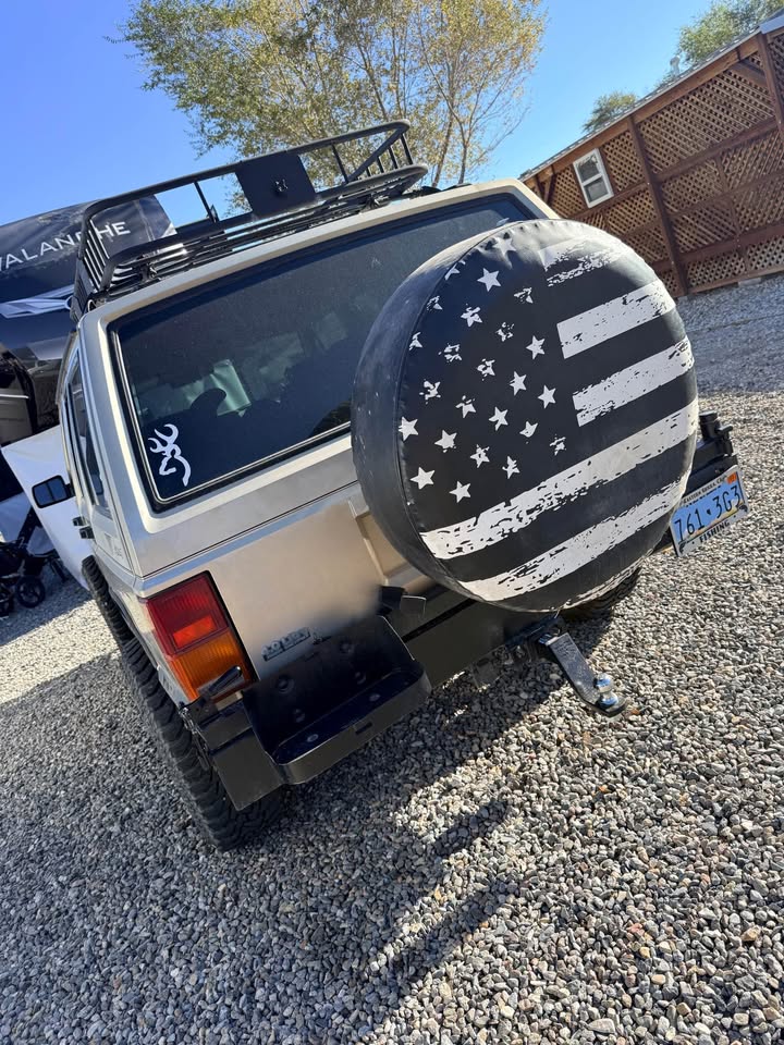 1993 Jeep Cherokee XJ 4x4 – 98K Original Miles – 2 Owner – 4.0L (photo 4) — photo 4