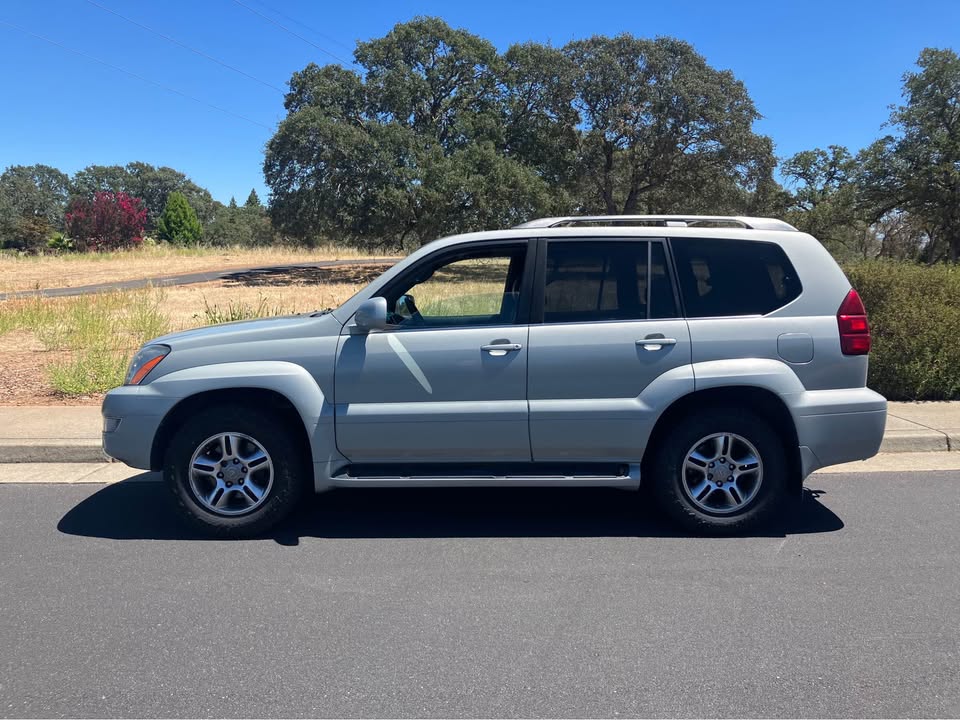 2005 Lexus GX · GX 470 Sport Utility 4D in Folsom, CA (photo 2) — photo 2
