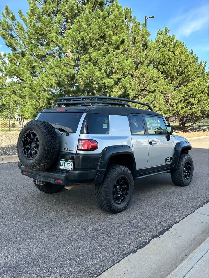 2007 Toyota FJ Cruiser · Sport Utility 2D in Denver, CO (photo 4) — photo 4
