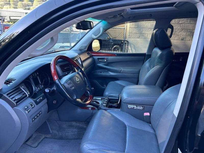 2009 Lexus LX 570 Sport Utility (photo 9) — photo 9