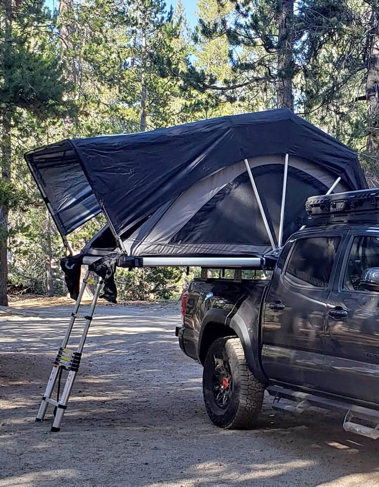 Freespirit Recreation Rooftop Tent – Like New in Visalia, CA (photo 1) — photo 1