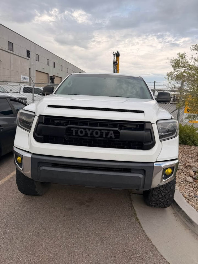2014 Toyota Tundra CrewMax · SR5 Pickup 4D 5 1/2 ft — photo 2