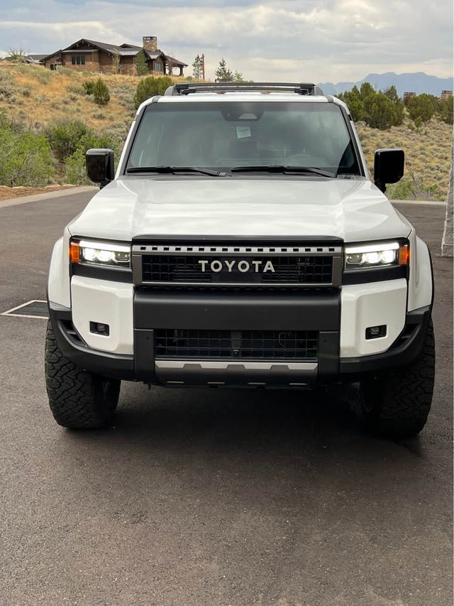 2025 Toyota Landcruiser · Sport Utility 4D — photo 3