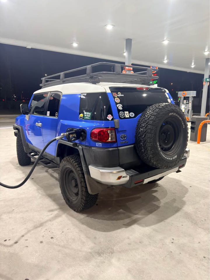 Blue Toyota FJ Cruiser with roof rack. 2007 Toyota FJ Cruiser 4x4 - Clean Title - Well Maintained
P in Miami, FL (photo 2) — photo 2
