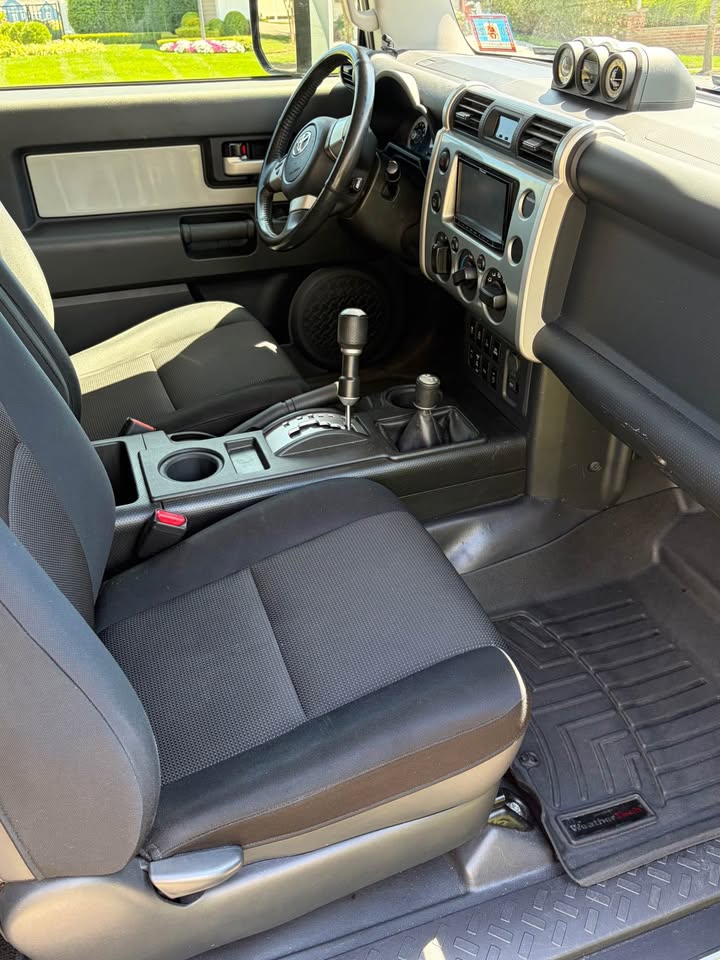 2010 Toyota FJ Cruiser in Avon-by-the-Sea, NJ (photo 6) — photo 6