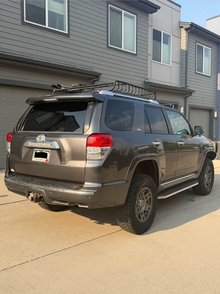 2010 Toyota 4Runner · SR5 Sport Utility 4D in Denver, CO (photo 5) — photo 5