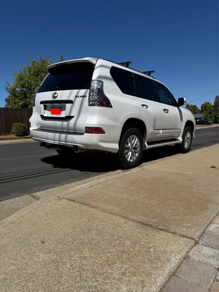 2019 Lexus GX · GX 460 Premium Sport Utility 4D in Concord, CA (photo 4) — photo 4