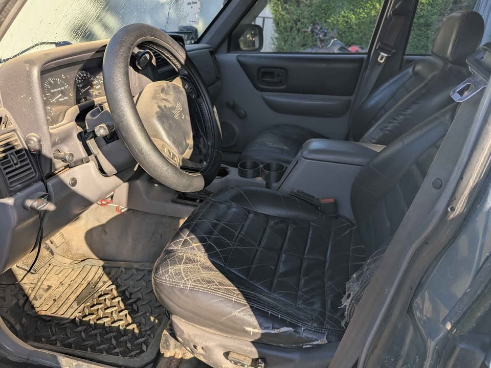1998 Jeep Cherokee · SE Sport Utility 4D in Renton, WA (photo 9)