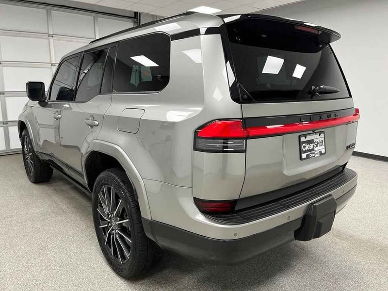 2025 Lexus GX (photo 4) — photo 4
