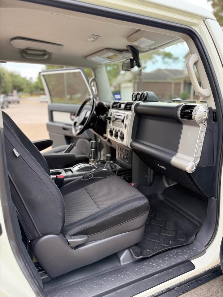 2010 Toyota FJ Cruiser in Spring, TX (photo 10) — photo 10