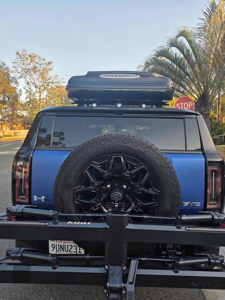 James Baroud Space M rooftop hardshell tent in Costa Mesa, CA (photo 6) — photo 6