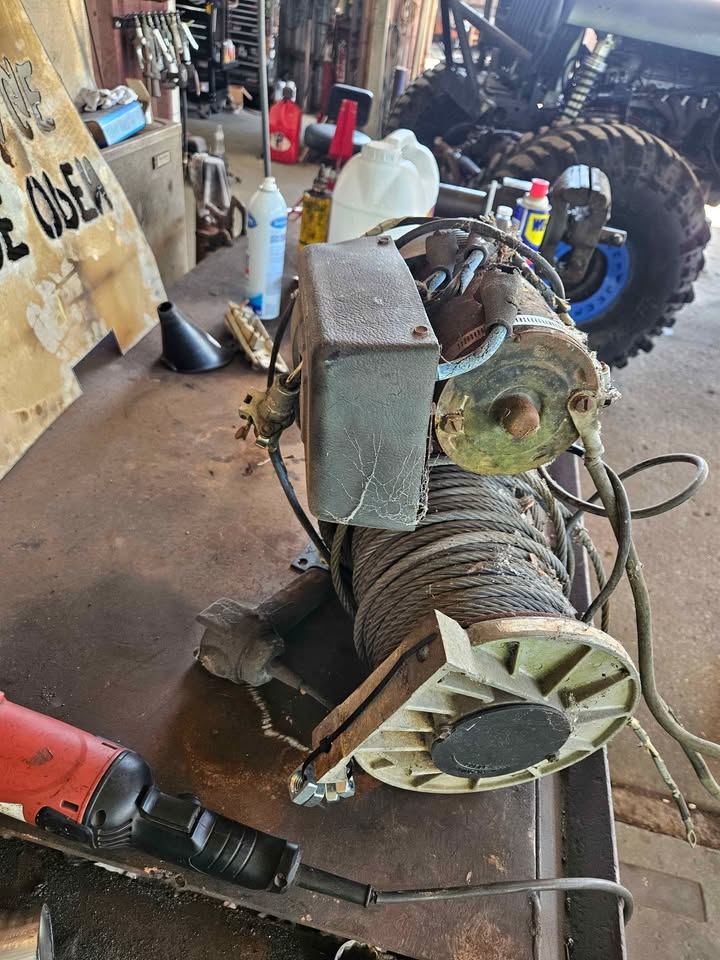 Warn 8274 winch in Houston, TX (photo 2) — photo 2