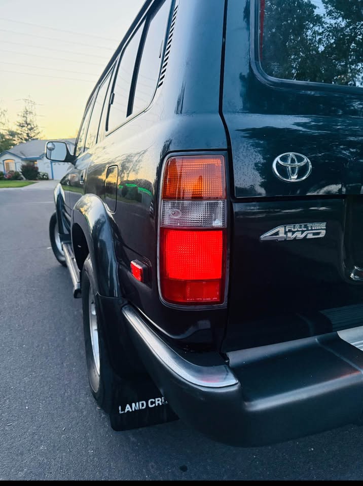 1993 Toyota Landcruiser · 4WD CLEAN LOW MILES ORIGINAL in Sacramento, CA (photo 9) — photo 9