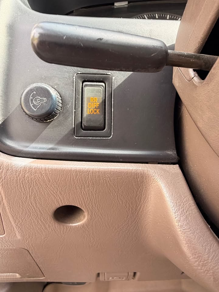 1998 Toyota 4Runner Limited - Factory Rear E-Locker in Denver, CO (photo 8) — photo 8