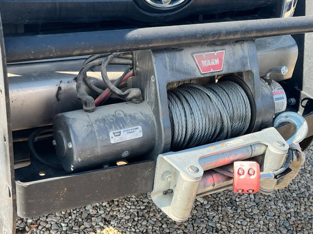 WARN XD9000I 12 VOLT ELECTRIC WINCH — photo 2