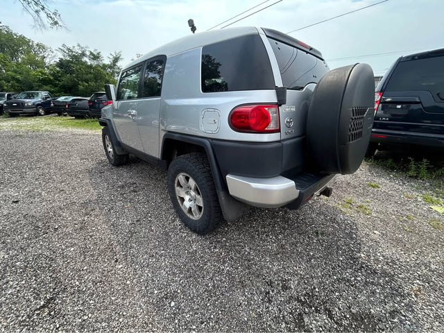 2007 Toyota FJ Cruiser · Sport Utility 2D — photo 2