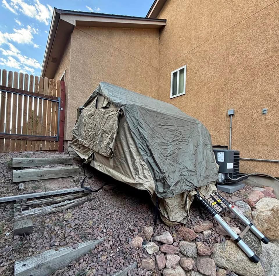 Smittybilt Overlander Roof Top Tent, frame, and queen mattress in Colorado Springs, CO (photo 1) — photo 1