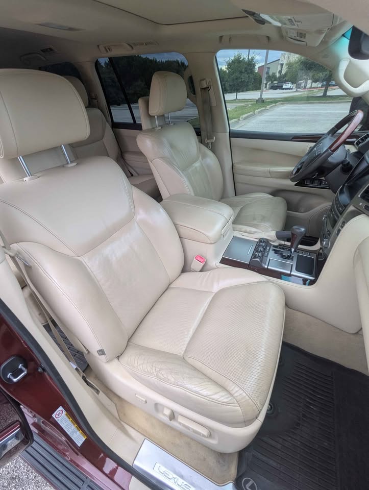 2013 Lexus LX 570 in Austin, TX (photo 10)