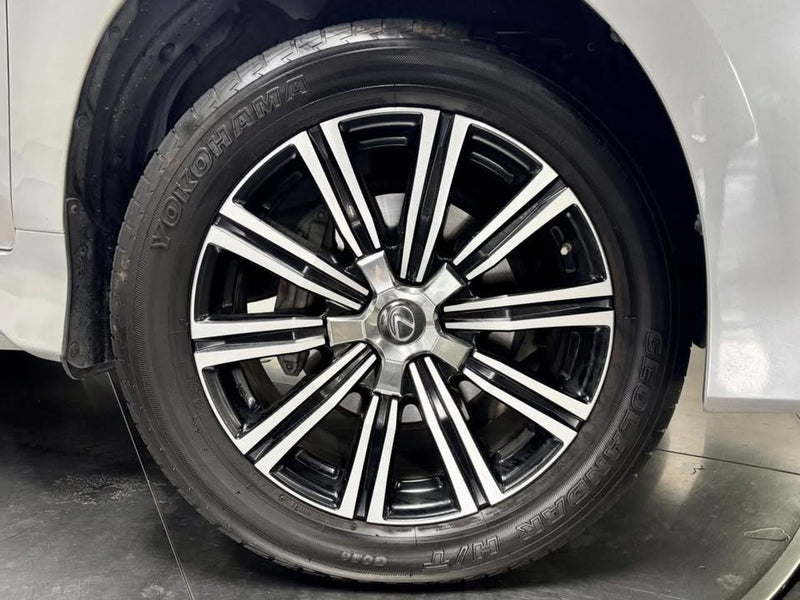 2018 Lexus LX LX 570 | DUAL REAR DVD | MARK LEV. SOUND in Portland, OR (photo 10) — photo 10