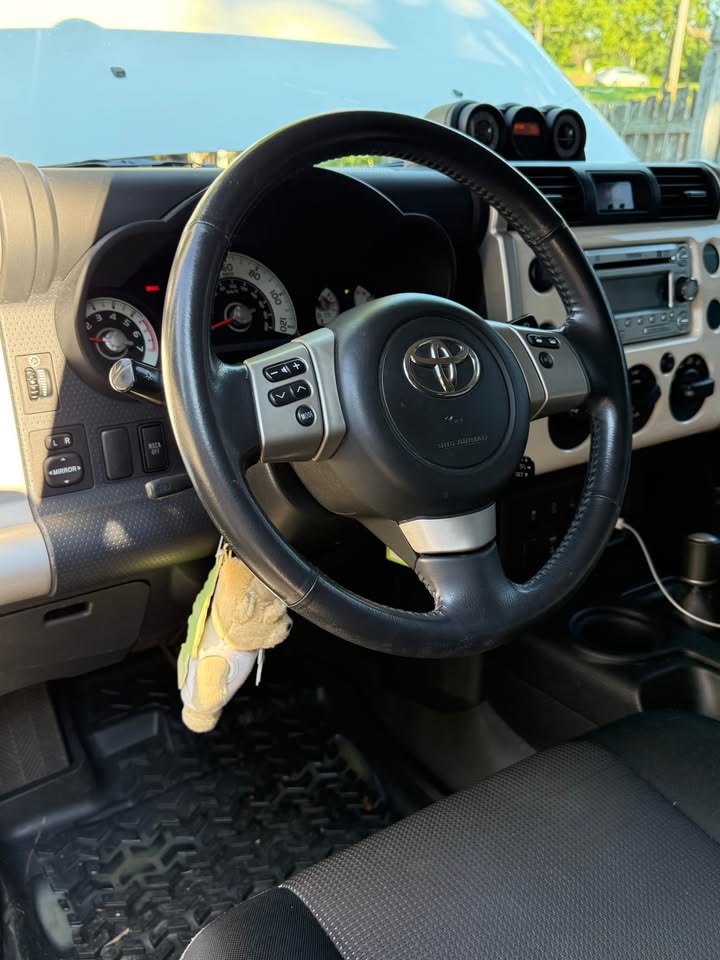 2012 Toyota FJ Cruiser in Denver, CO (photo 2) — photo 2