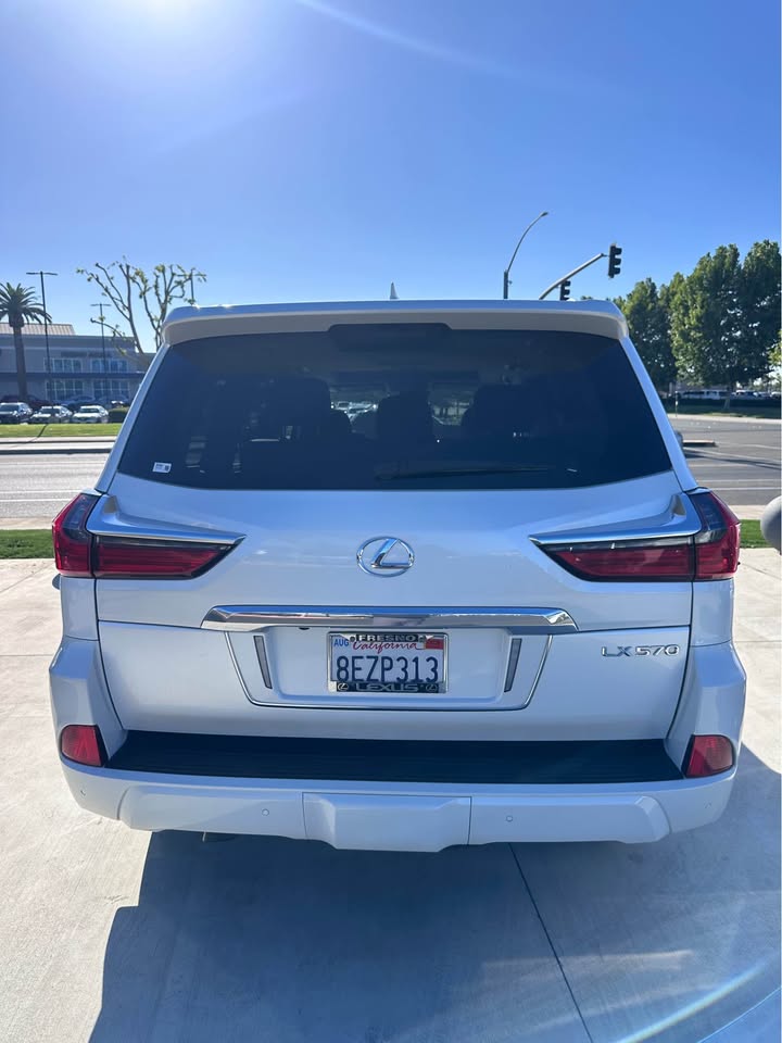 2018 Lexus LX · LX 570 Sport Utility 4D in Fresno, CA (photo 6) — photo 6