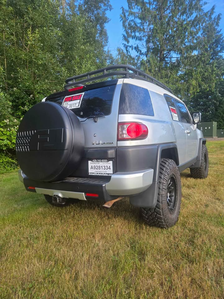 2008 Toyota FJ Cruiser · Sport Utility 2D in Everett, WA (photo 10) — photo 10