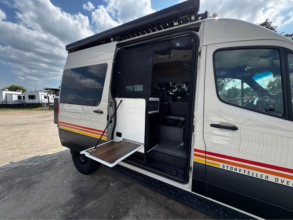 2021 Mercedes-Benz story teller overland in Georgetown, TX (photo 7) — photo 7