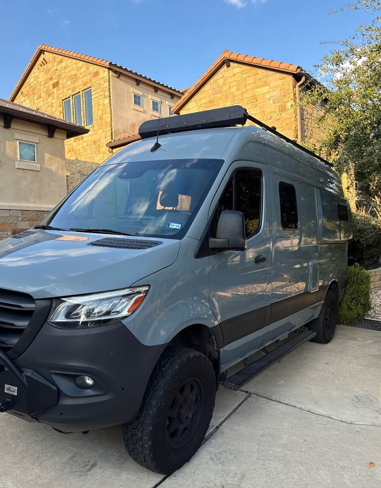 2021 Winnebago revel in Austin, TX (photo 4) — photo 4