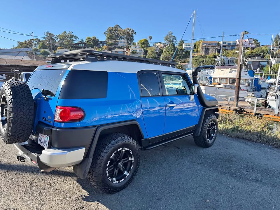 2007 Toyota FJ Cruiser · Sport Utility 2D in San Rafael, CA (photo 1)