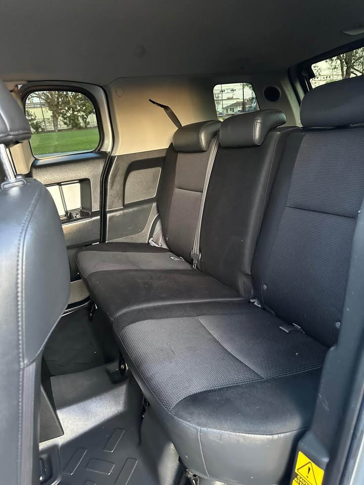 2007 Toyota FJ Cruiser · Sport Utility 2D in Los Angeles, CA (photo 7) — photo 7