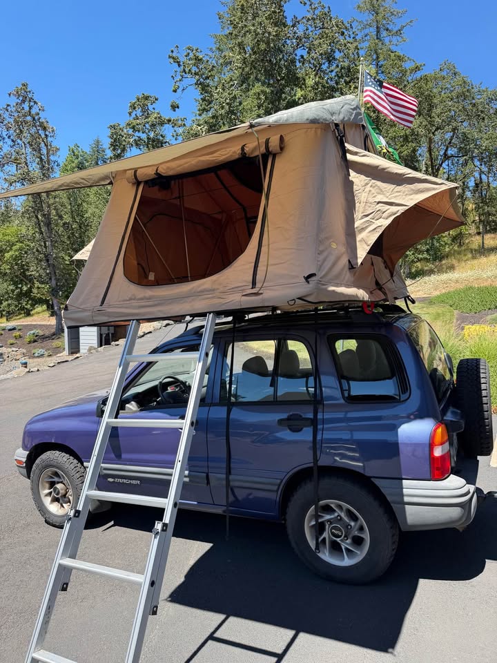 Smittybilt Overlander Roof Tent in Springfield, OR (photo 3) — photo 3