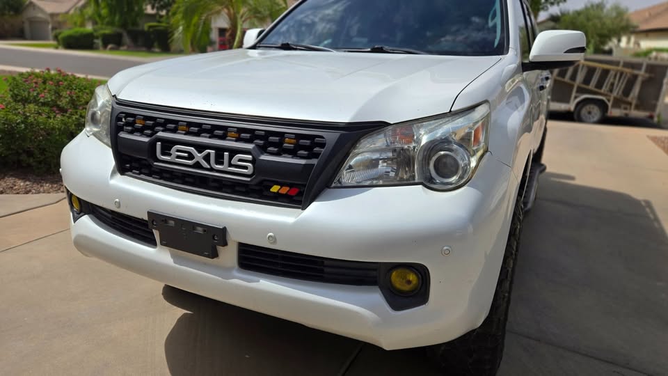 2011 Lexus GX460 (photo 2) — photo 2