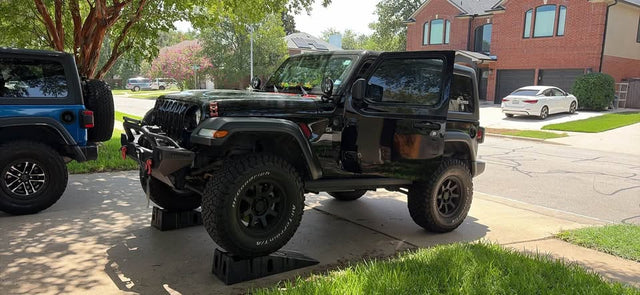 2023 Jeep Wrangler — photo 2