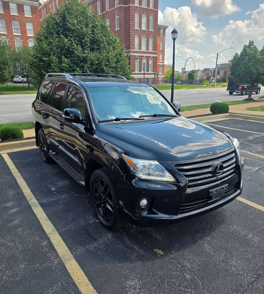 2013 Lexus LX · LX 570 Sport Utility 4D in St Louis, MO (photo 11) — photo 11