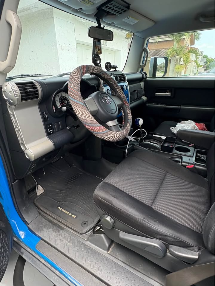 Blue Toyota FJ Cruiser with roof rack. 2007 Toyota FJ Cruiser 4x4 - Clean Title - Well Maintained
P in Miami, FL (photo 6) — photo 6