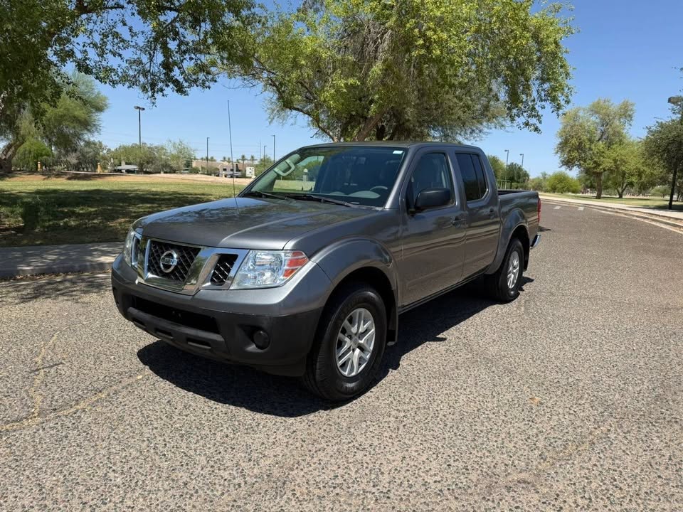 2019 Nissan Frontier Crew Cab SV Pickup 4D 5 ft in Phoenix, AZ (photo 3)