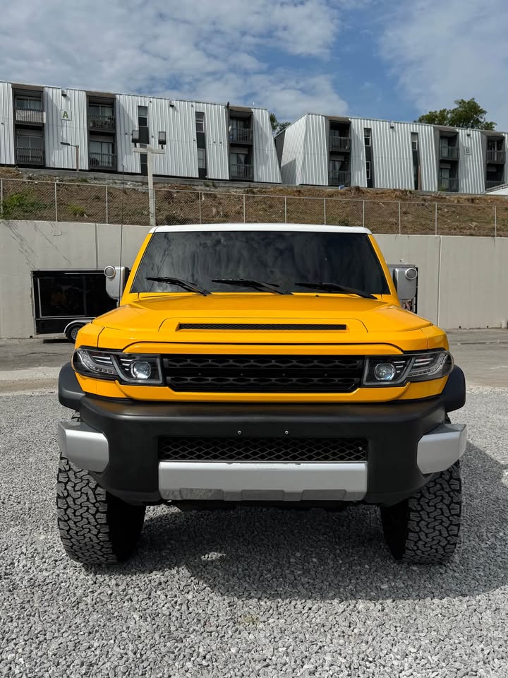 2010 Toyota FJ Cruiser in Nashville, TN (photo 5) — photo 5