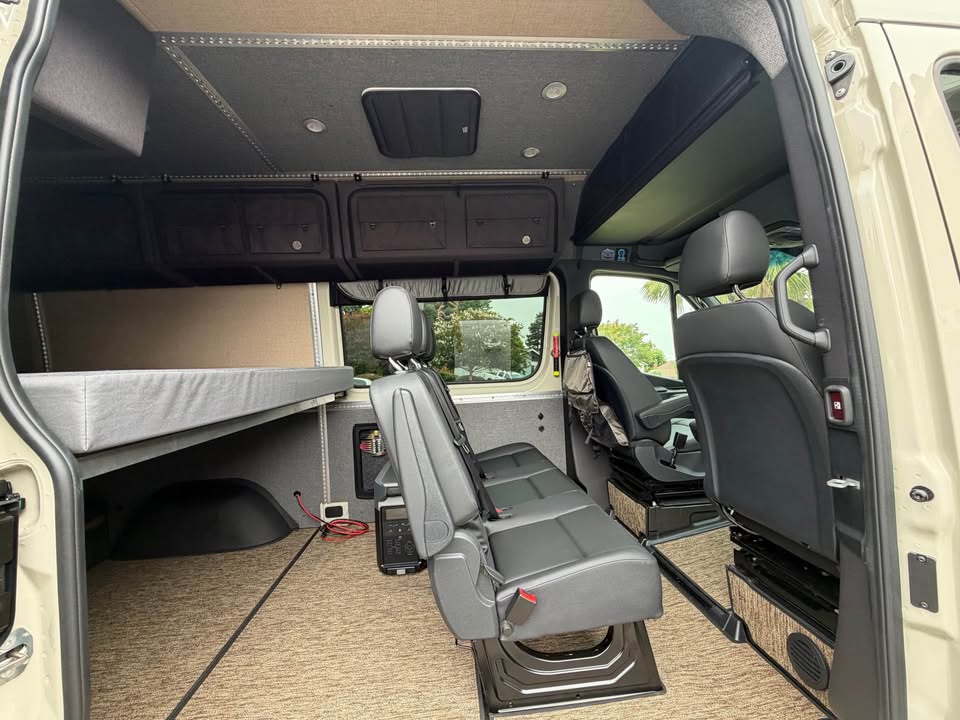 2026 Mercedes-Benz Sprinter 2500 Crew · High Roof w/144" WB Van 3D in Napa, CA (photo 8)