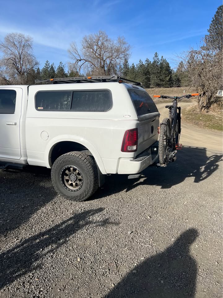 Prinsu Top Rack Roof Rack with Marker Lights in Liberty Lake, WA (photo 9) — photo 9