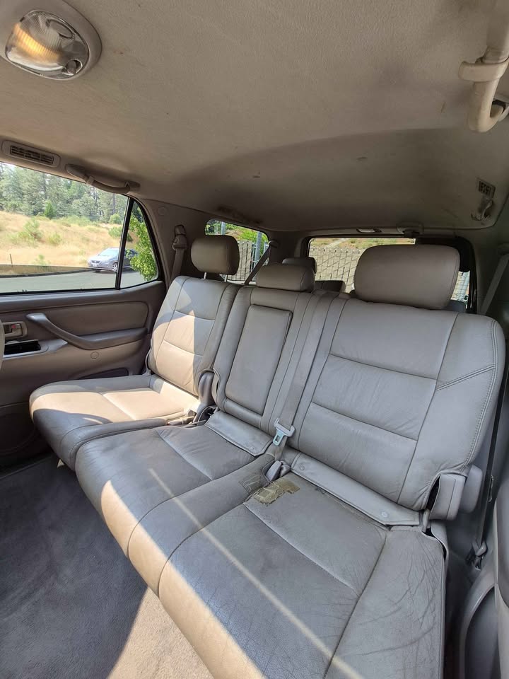 2006 Toyota Sequoia · SR5 Sport Utility 4D in Nevada City, CA (photo 8) — photo 8