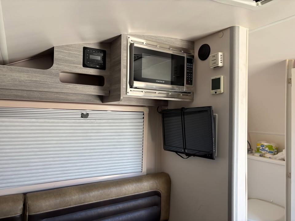 2023 Ultimate Toys Ultimate Camper “Woody” – Rare Luxury Teardrop – nüCamp/T@B 320 Based in Phoenix, AZ (photo 12) — photo 12