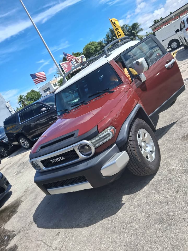 2008 Toyota FJ Cruiser · Sport Utility 2D in Miami, FL (photo 11) — photo 11