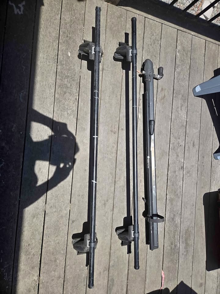 Yakima Roof Rack and bike mount in San Diego, CA (photo 1)