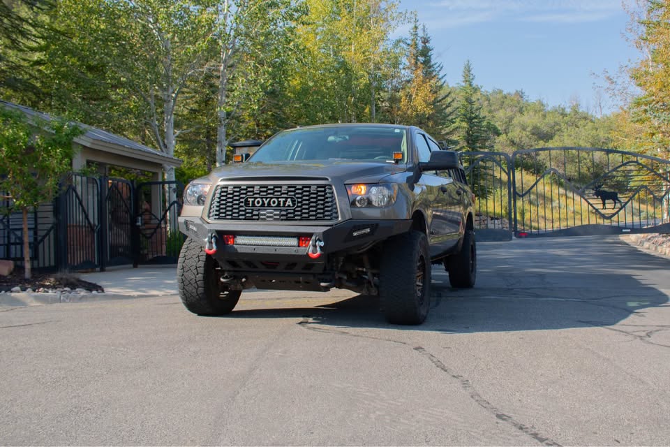 Toyota Tundra 5.7 v8, TRD off road, crewmax, 2010. Clean title in Park City, UT (photo 2) — photo 2