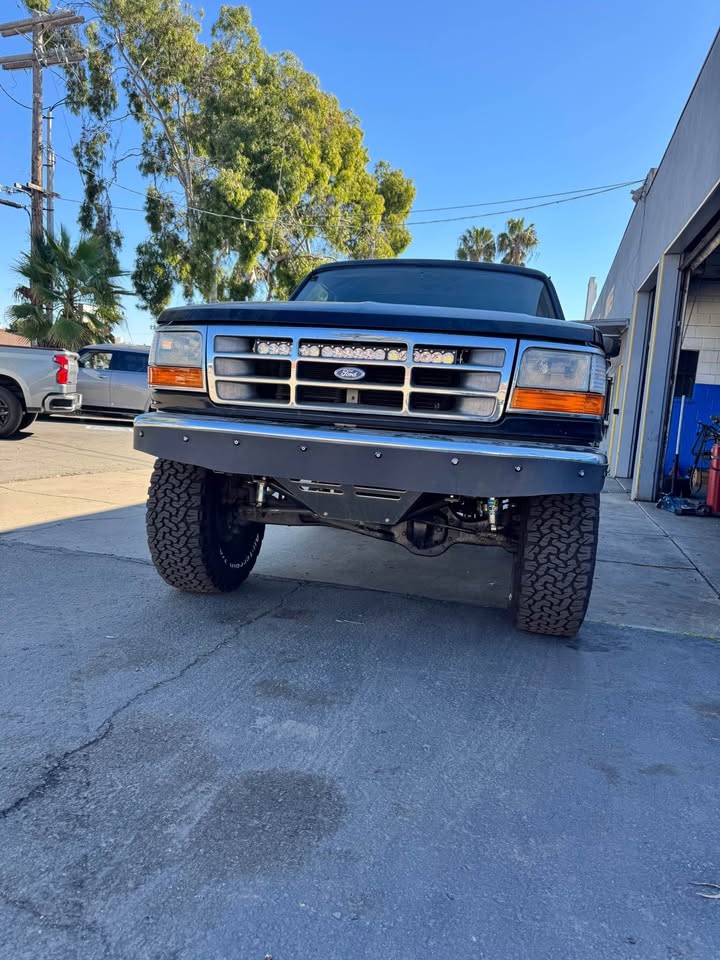 1995 Ford Bronco in Chula Vista, CA (photo 2)