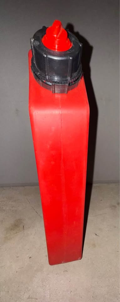 NEW RotopaX 2 Gallon Gasoline Container – Never Used in Katy, TX (photo 4) — photo 4