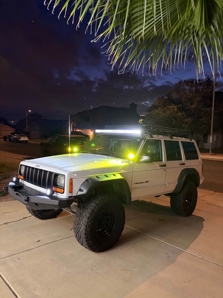 2001 Jeep Cherokee · Classic Sport Utility 4D (photo 4) — photo 4
