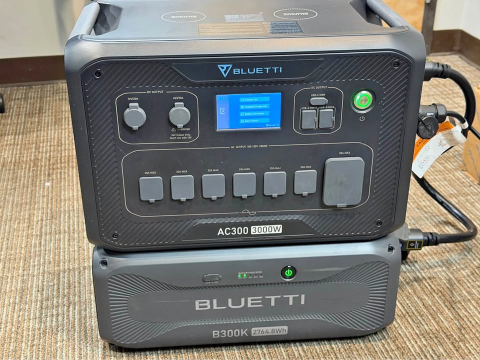 BLUETTI AC300 + B300K 2,764Wh LiFePO4 Power Station – 3,000W + Cables in Denver, CO (photo 1) — photo 1