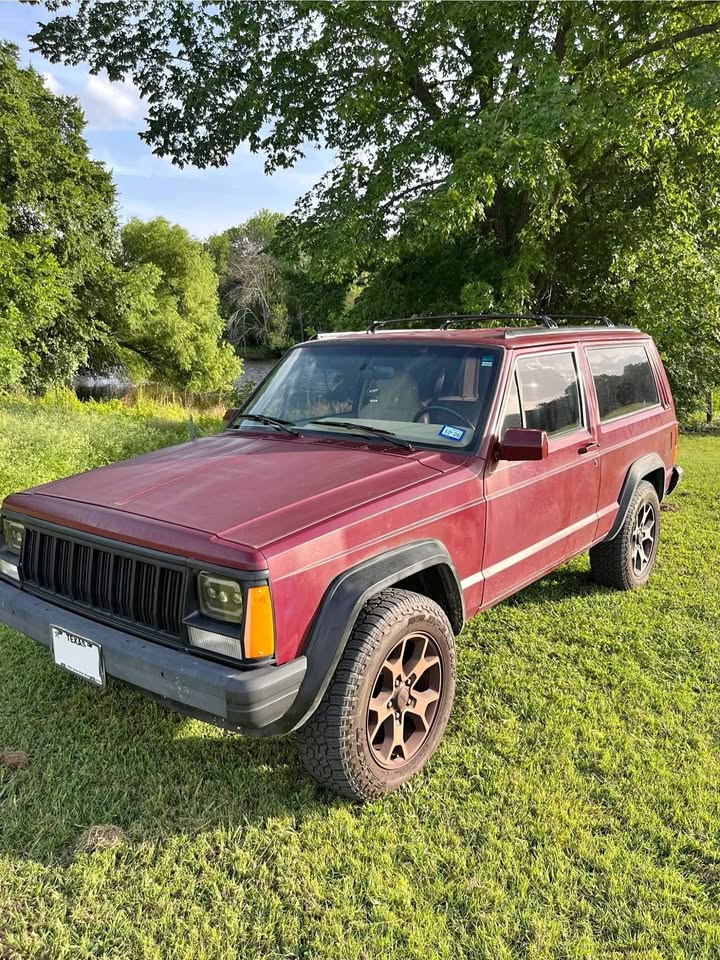 1996 Jeep Cherokee · SE Sport Utility 2D in Austin, TX (photo 1) — photo 1