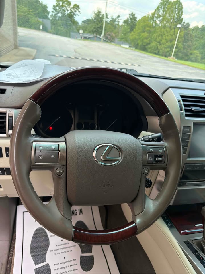 2013 Lexus GX 460 in Asheville, NC (photo 9) — photo 9
